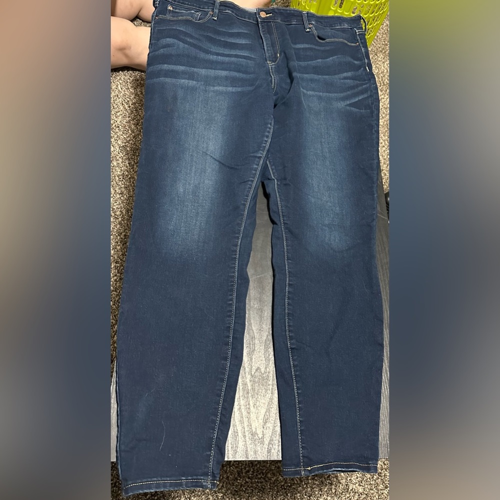 Levi mid rise skinny jeans 22L 36x32